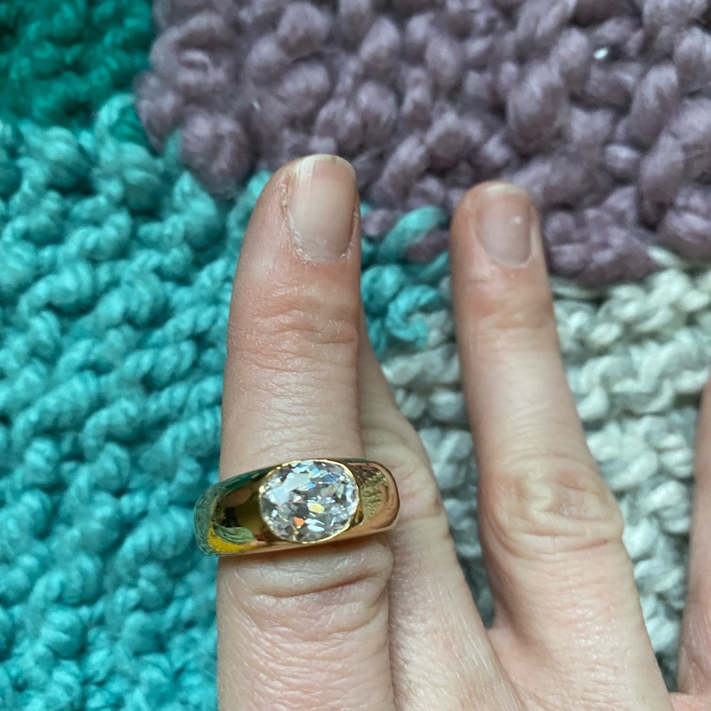 Henri bendel ring